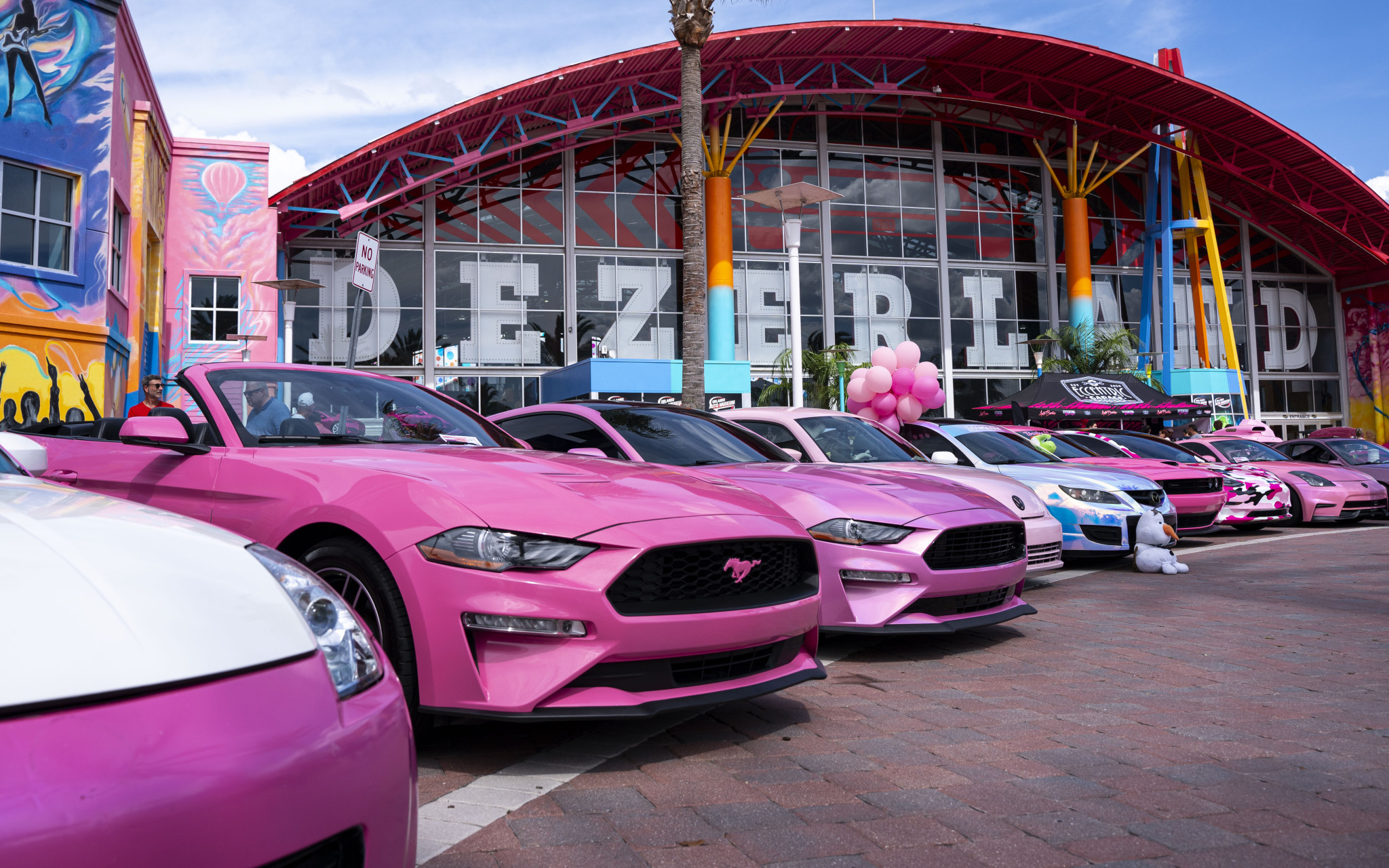 Dezerland Park Orlando Auto Museum Tickets - Photo 1 of 5